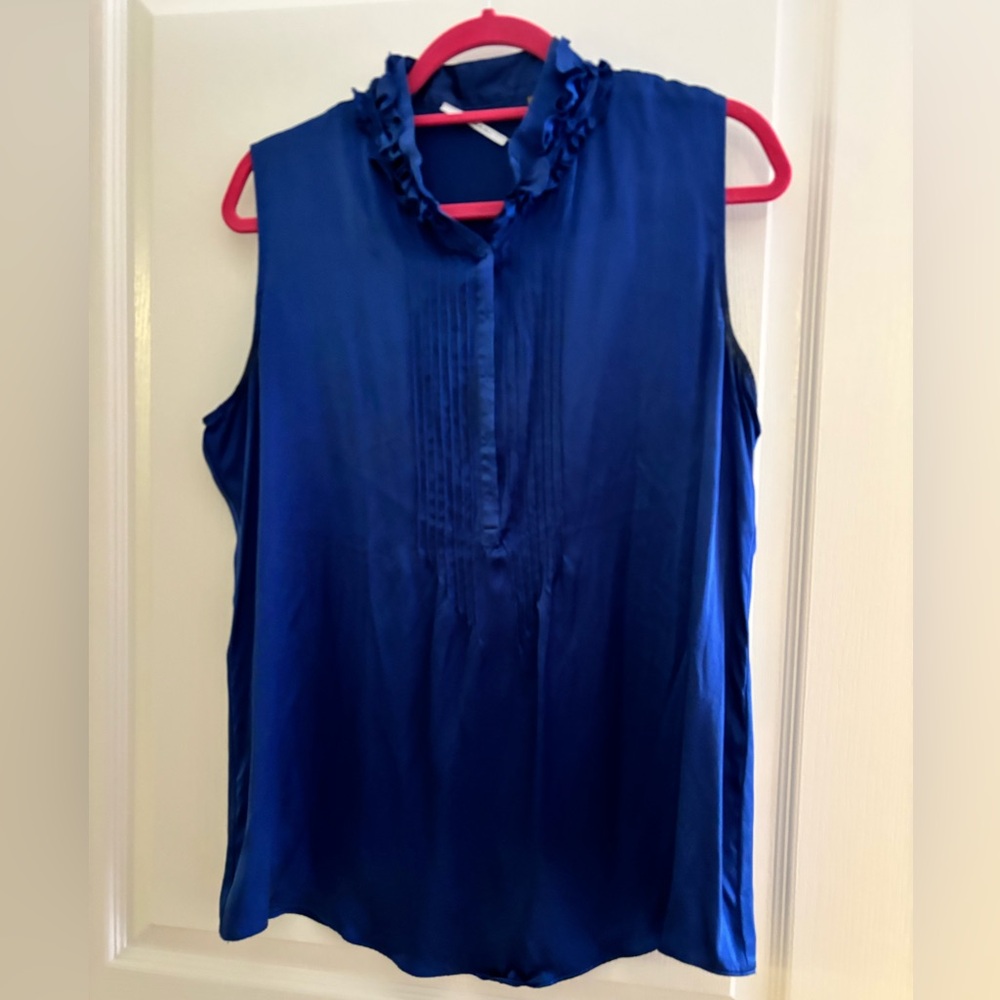 T Tahari Blue Sleeveless Top
